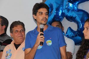 Amós briga para tomar lugar de Arthur 5