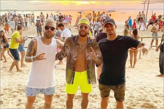 Resultado de imagem para Além de Gabigol, Neymar, Marina Ruy Barbosa, Bruno Gagliasso e Giovanna Ewbank curtem fim de 2019 na Bahia
