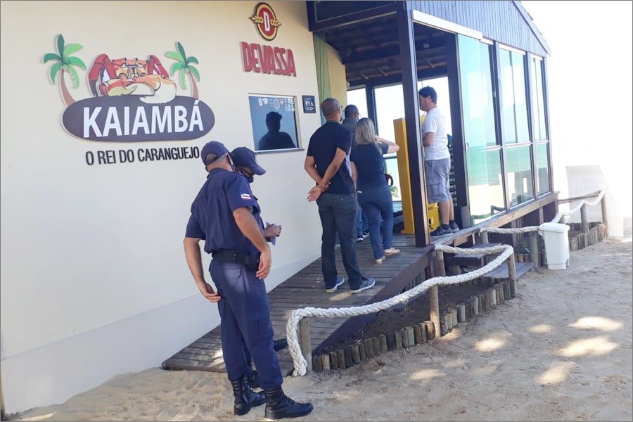 Prefeitura de Porto Seguro intensifica fiscalizações na Orla Norte, e interdita as barracas Kaiambá e do Gaúcho 9