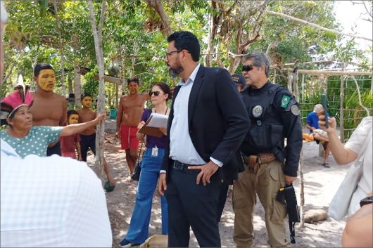 Foto: Juiz federal Pablo Baldivieso durante inspeção in-loco na área ocupada pelos índios